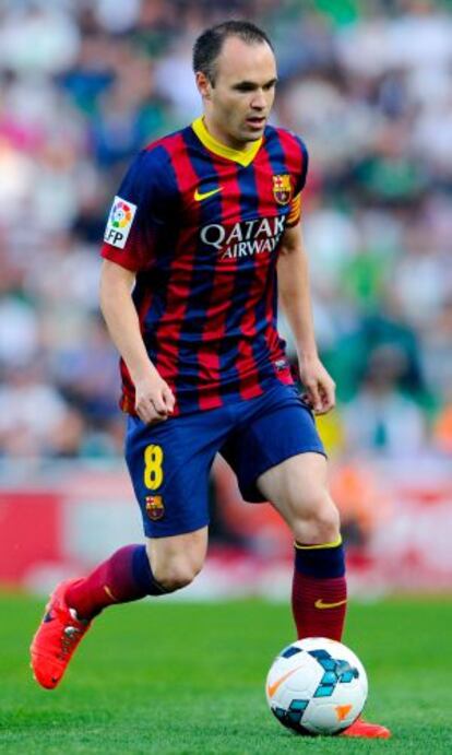 Iniesta, durante el partido ante el Elche.