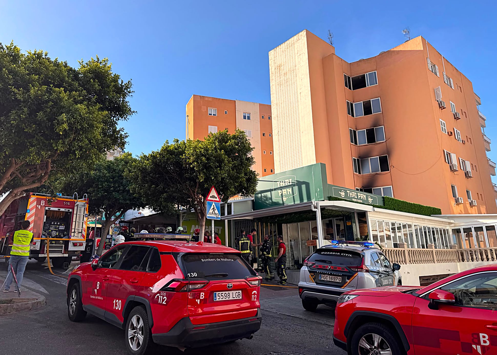 Two people die and one remains serious after a fire in a building in Magaluf Two people die and one remains serious after a fire in a building in Magaluf