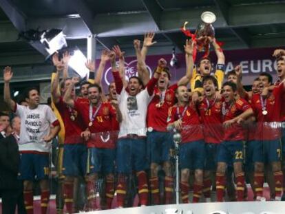 Los jugadores de la selección celebran la Eurocopa.