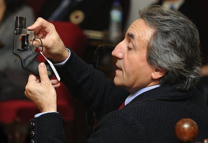 Un agente de la Policía Nacional de Madrid, durante su testificación en la decimotercera jornada del juicio, el 9 de febrero de 2016.