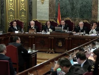 Los procesados intentan desmontar el interrogatorio de Consuelo Madrigal afeándole sus errores. Las preguntas se centran en malversación y desobediencia