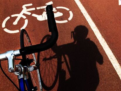 A moment along the way on the Madrid circular cycle route.