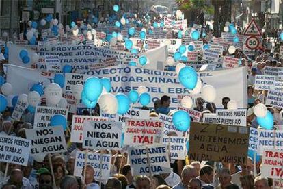 Un momento de la manifestación de Alicante a favor del trasvase.