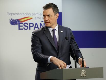 Brussels (Belgium), 24/03/2023.- Spain's Prime Minister Pedro Sanchez speaks during a press conference at the end of an EU Summit in Brussels, Belgium, 24 March 2023. EU leaders met for a two-day summit to discuss the latest developments in relation to 'Russia's war of aggression against Ukraine' and continued EU support for Ukraine and its people. The leaders were also debating on competitiveness, single market and the economy, energy, external relations among other topics, including migration. (Bélgica, Rusia, España, Ucrania, Bruselas) EFE/EPA/OLIVIER HOSLET
