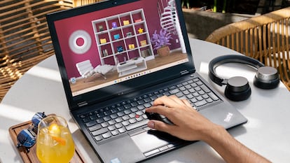 Descubre los mejores descuentos en portátiles Lenovo para estrenar este verano.