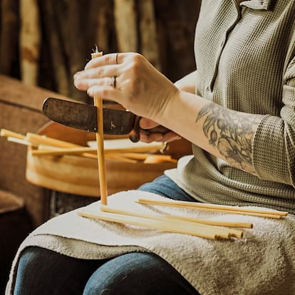 La materia prima de las creaciones de Alyssa Blackwell es el llamado “maíz de escoba”, un tipo de sorgo bicolor.