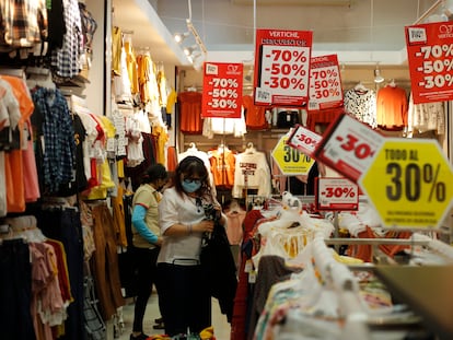 Una tienda de ropa.