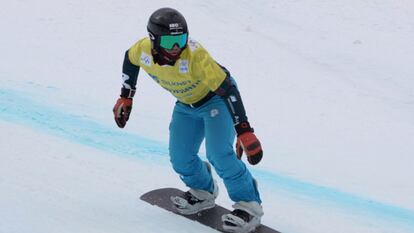 Álvaro Romero, montado en la tabla de snow, durante el Mundial junior celebrado en Italia.