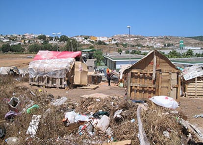 Chabolas de inmigrantes en los alrededores del Centro de Estancia Temporal de Melilla.