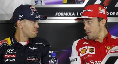 Vettel y Alonso, durante una rueda de prensa.