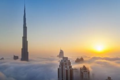 La torre de Burj Khalifa, el edificio más alto del mundo, en Dubái (Emiratos Árabes).
