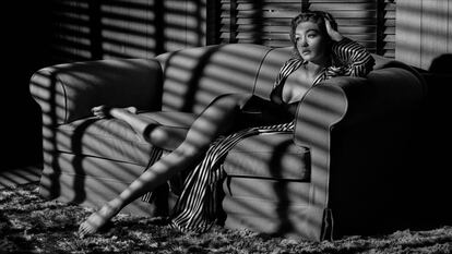 Gigi Hadid, fotografiada por Albert Watson para el Calendario Pirelli 2019.