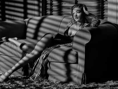 Gigi Hadid, fotografiada por Albert Watson para el Calendario Pirelli 2019.