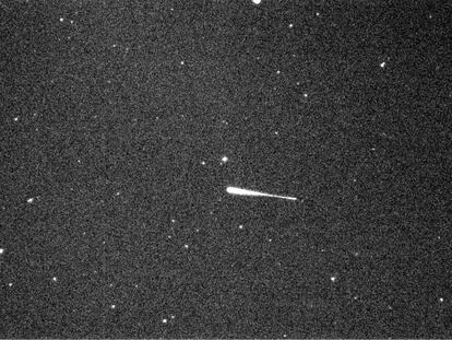 Imagen captada por el telescopio AROAC-T08 de la red de vigilancia espacial europea, que muestra al cohete chino en su órbita alrededor de la Tierra.