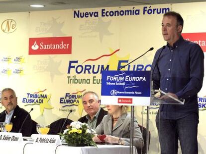 Kike Fernández de Pinedo interviene en los desayunos del Fórum Europa.