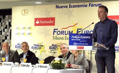 Kike Fernández de Pinedo interviene en los desayunos del Fórum Europa.