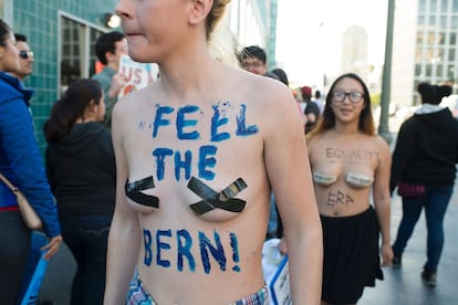 Dos de las mujeres arrestadas en 2016 durante un acto de campaña de Bernie Sanders.