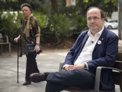 El líder de los socialistas catalanes reclama al  president  que evite la intervención de la autonomía catalana