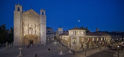 La iglesia de San Pablo y el Palacio de Pimentel, dos de los edificios históricos que Valladolid ha iluminado con led.