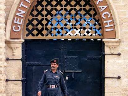 Entrada de la Prisión Central de Karachi, en la que están encarcelados tres españoles.