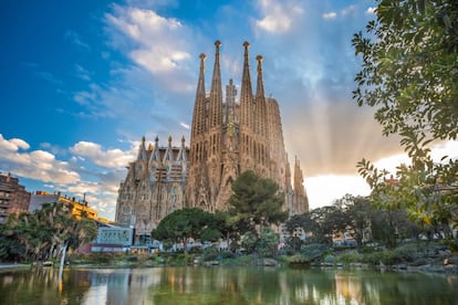 Atardecer tras la Sagrada Familia.