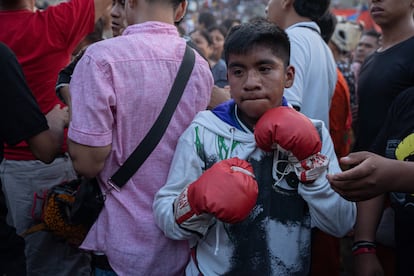 Un participante antes de su pelea.
