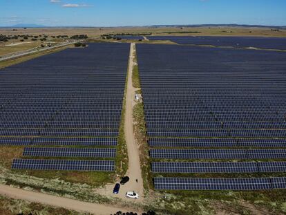 Planta fotovoltaica en Trujillo (Cáceres), en una imagen del pasado mayo.