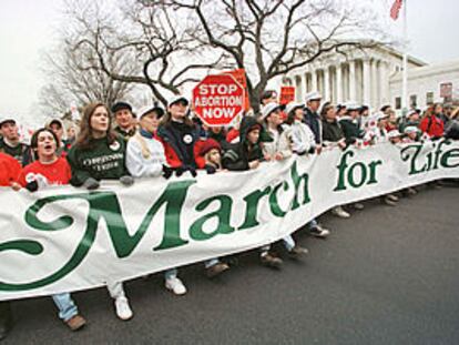 Manifestación contra el aborto ante el Tribunal Supremo de Estados Unidos en 1997.