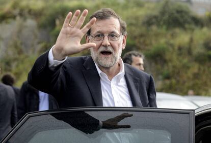 El presidente del Gobierno en funciones, Mariano Rajoy, a su llegada al congreso del PP gallego este viernes en Orense.