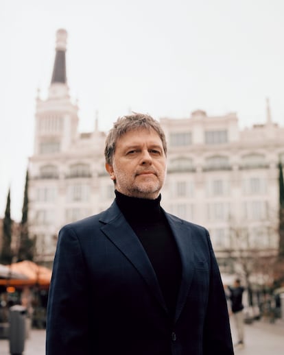 Juan Carlos Fresnadillo posa en exclusiva para ICON en la Plaza de Santa Ana, Madrid.