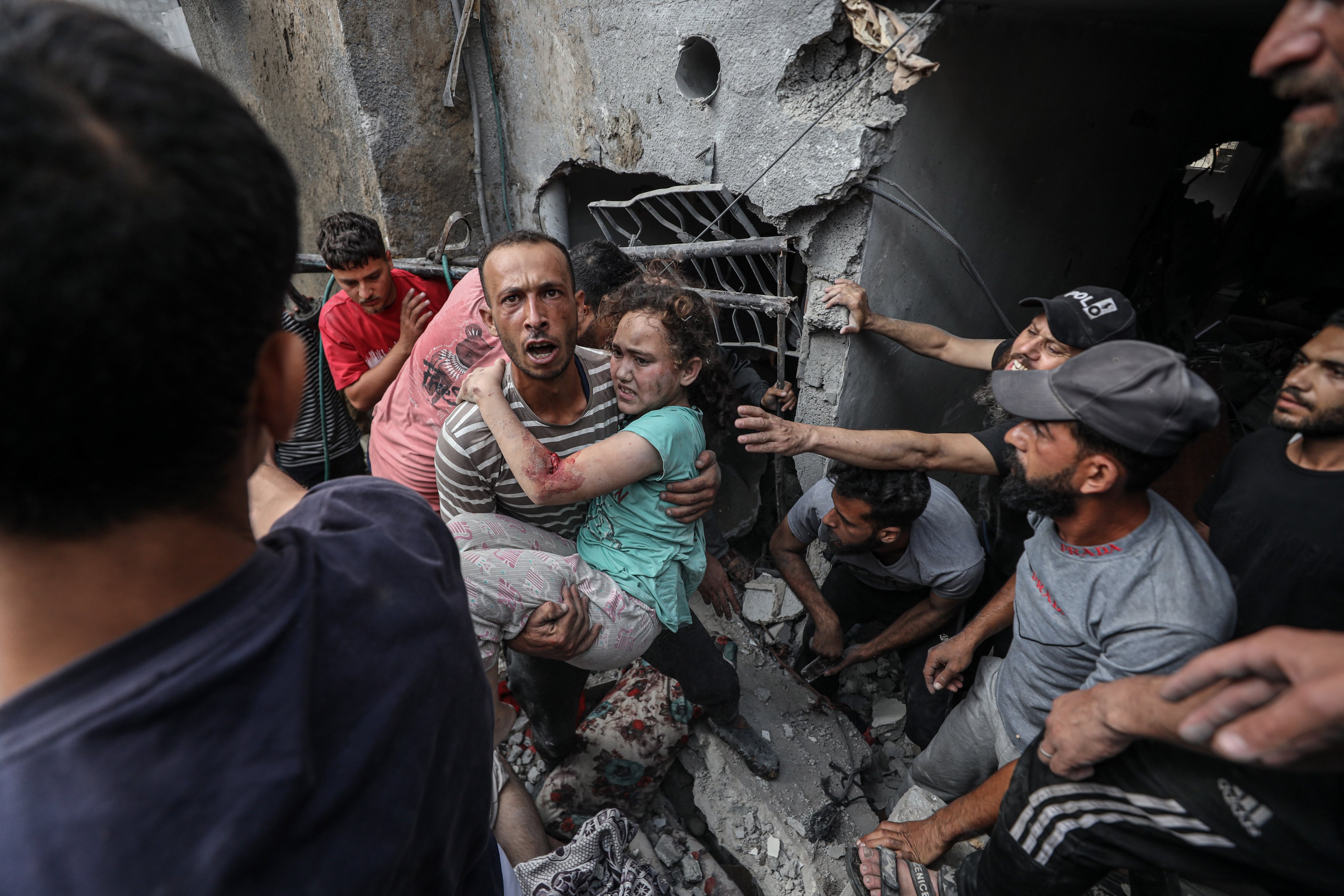 Gaza sufre otra noche sangrienta con al menos 125 muertos en ataques de Israel