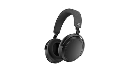 Auriculares para viajar sobre fondo blanco.