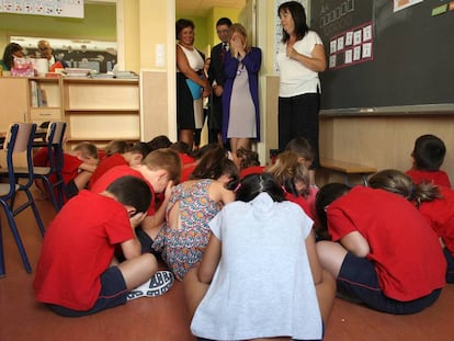 Cristina Cifuentes en la inauguración del curso en un colegio bilingüe.