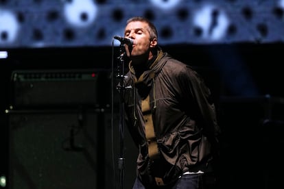 Liam Gallagher cantando 'Hello', el primer tema del concierto.