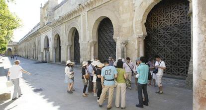 Celosías del patio de la Mezquita de Córdoba, se modificará la segunda por la derecha.