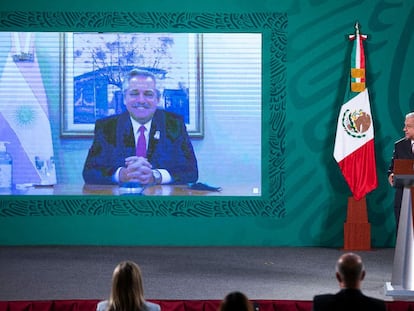 El presidente mexicano, Andrés Manuel López Obrador, habla este martes en una videoconferencia con su homólogo argentino Alberto Fernández.