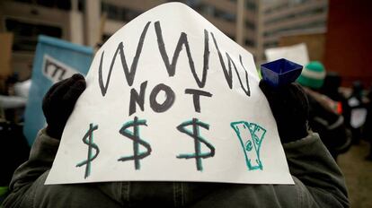 Manifestaci&oacute;n en contra del fin de la neutralidad de la red en Washington, (EE UU).