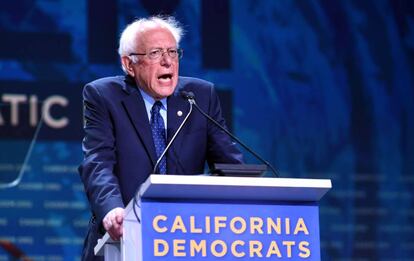 Bernie Sanders habla en la convención demócrata de California, este domingo.