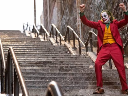 Joaquin Phoenix baila en 'Joker', León de Oro en la Mostra de Venecia.