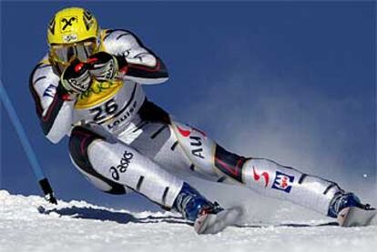 Hermann Maier, durante su bajada en el supergigante del domingo en Lake Louise (Canadá).