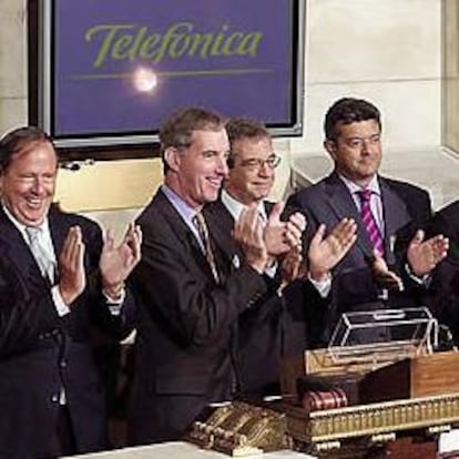 Telefónica reducirá el precio de sus acciones en EE UU para ganar liquidez