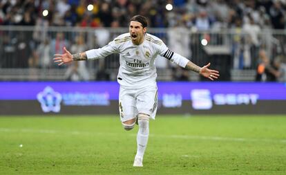 Sergio Ramos celebra su gol en el penalti decisivo de la tanda contra el Atlético.