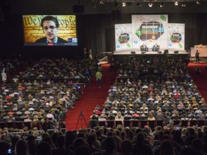 Entrevista virtual con Edward Snowden, en una de las salas de proyecci&oacute;n de cine en el South By Southwest (SXSW).