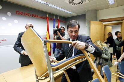 El portavoz parlamentario socialista en la Asamblea, Tomás Gómez, al inicio del encierro.