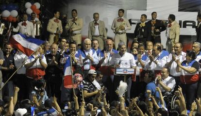 Celebraci&oacute;n de Arena en San Salvador tras vencer en las legislativas.