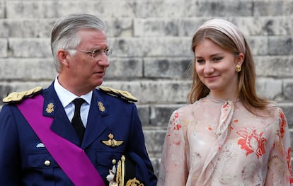 El rey Felipe de Bélgica y su heredera, la princesa Isabel, en las celebraciones del día nacional, el 21 de julio de 2020.