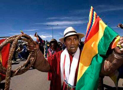 Un partidario del presidente boliviano, Evo Morales, en una manifestación en la ciudad de El Alto.
