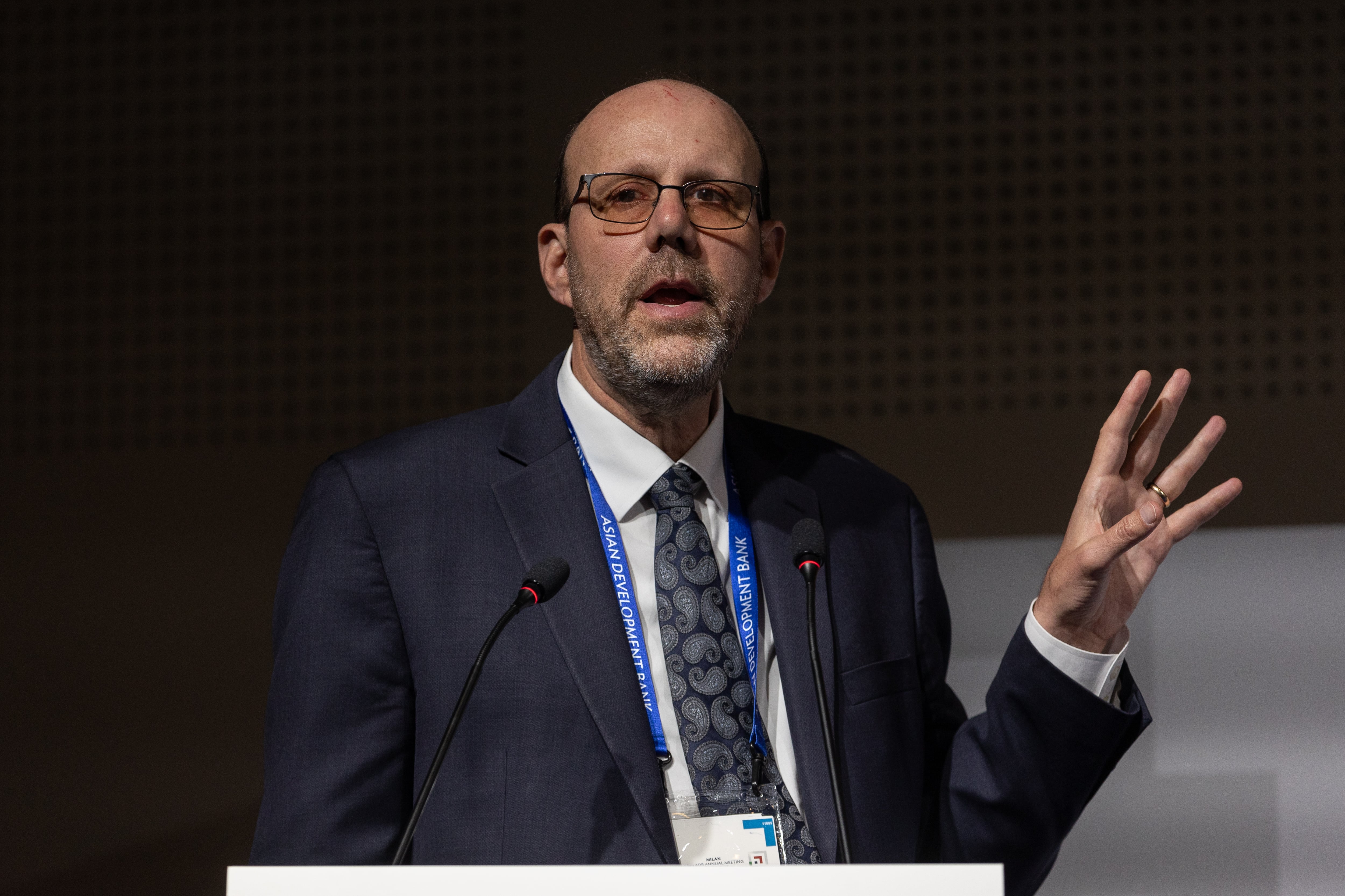 El Banco Mundial nombra a Michael Kremer, premio Nobel de Economía, como economista jefe