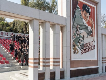 Slogan no Museu das Atrocidades de Guerra dos Estados Unidos em Sinchon: “Vamos expulsar o imperialismo americano”.