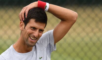 Novak Djokovic, durante un entrenamiento en Wimbledon.